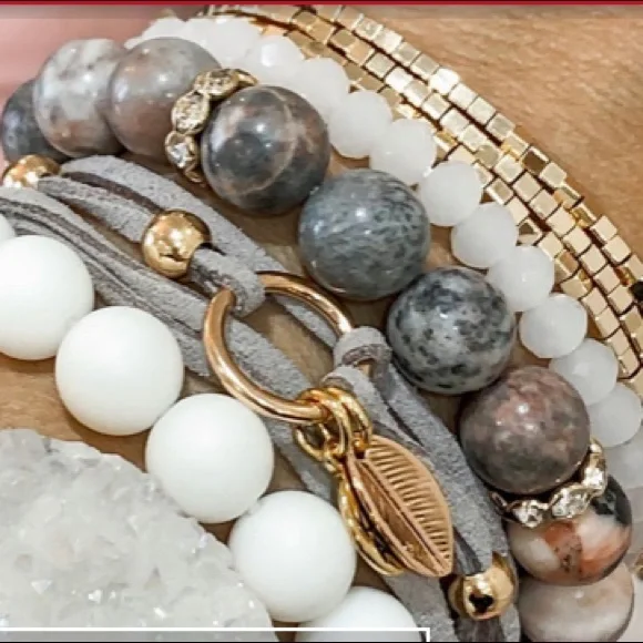 Priscilla Bracelet - Picture 4 of 6